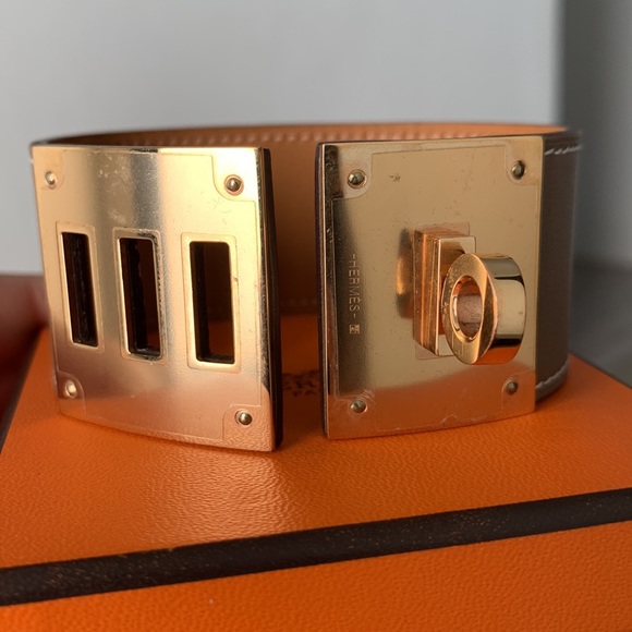 ❤️ SOLD DIRECT ❤️ Hermès Kelly Bracelet In Etoupe and Rose Gold - Picture 4 of 8